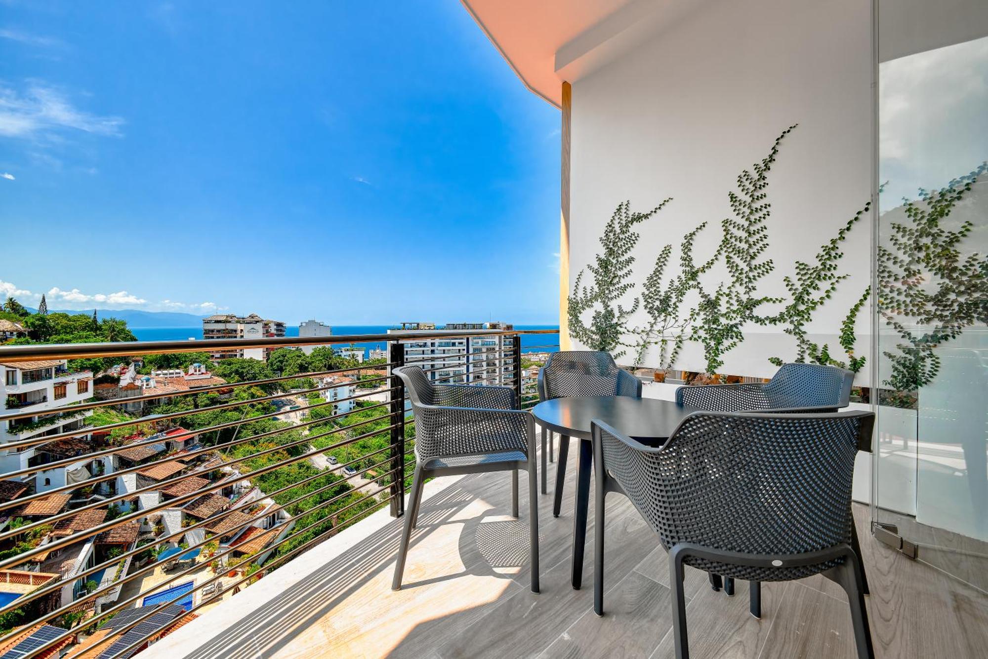 Maxwell Residences Romantic Zone Puerto Vallarta Exterior photo