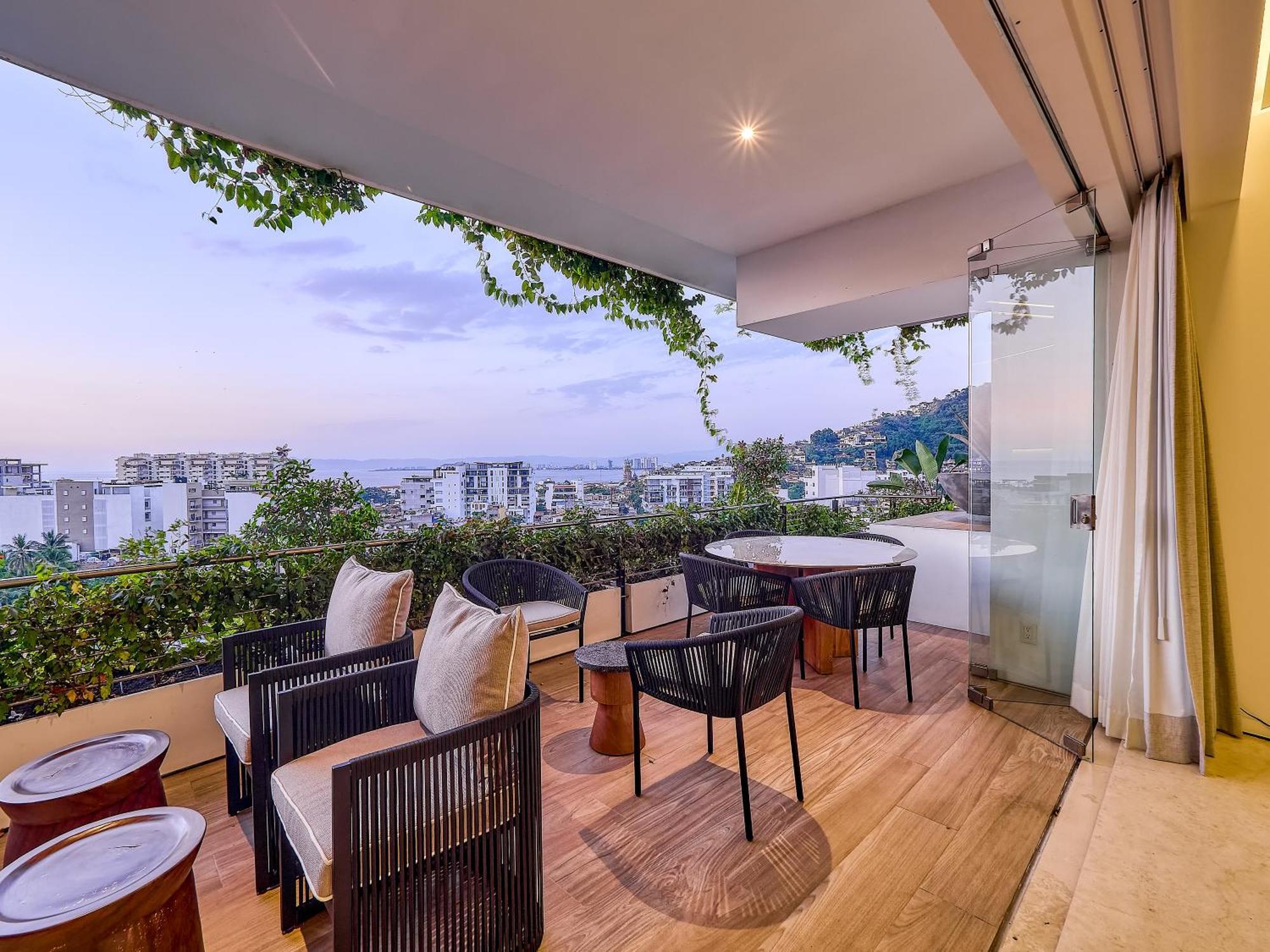 Maxwell Residences Romantic Zone Puerto Vallarta Exterior photo